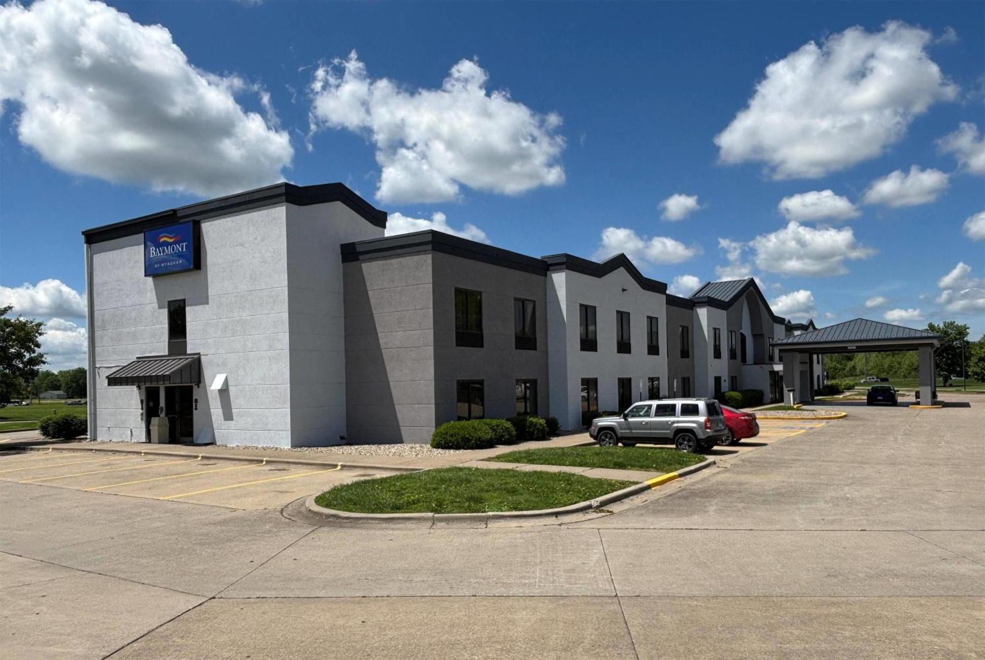 Baymont By Wyndham Marion Hotel Bagian luar foto