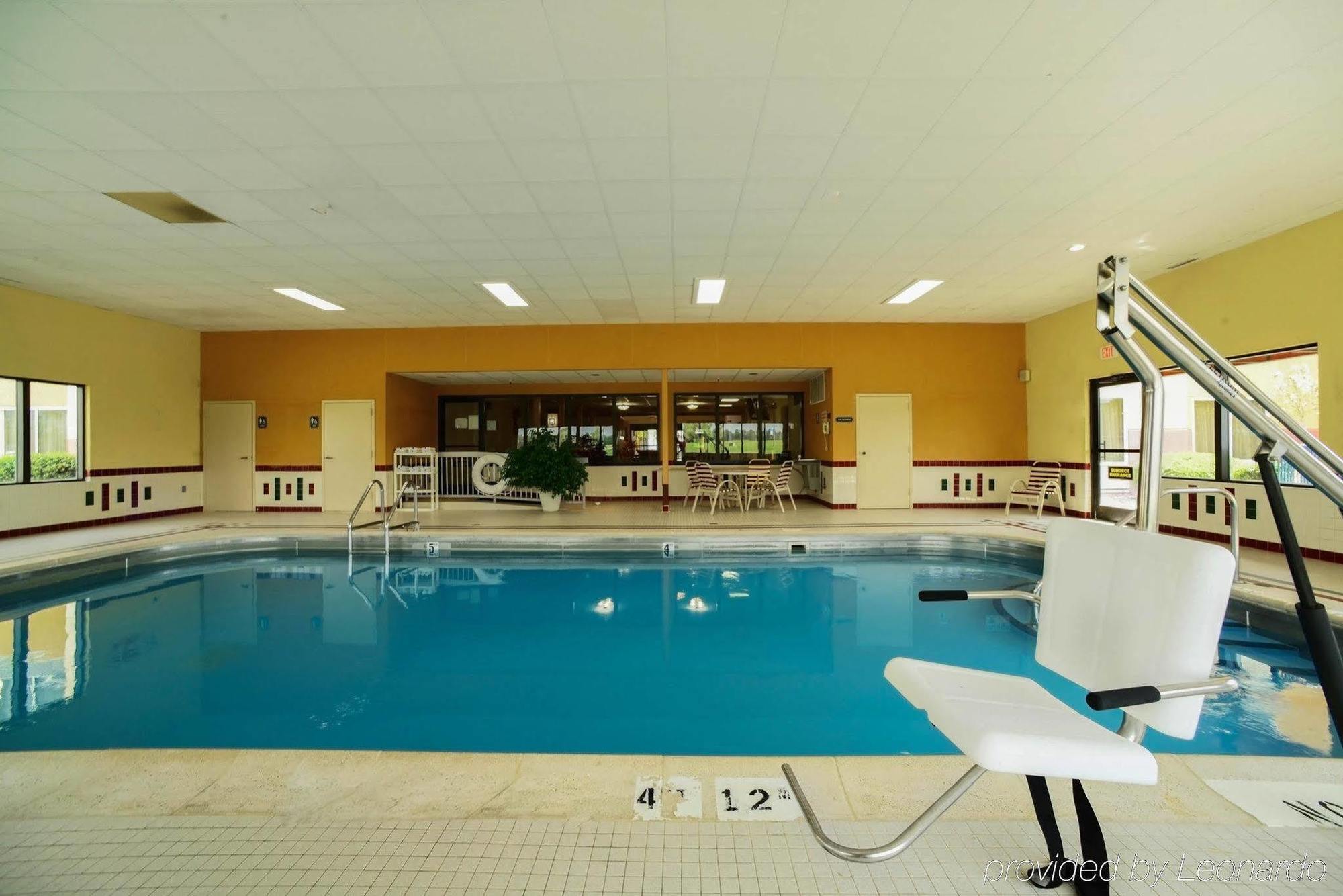Baymont By Wyndham Marion Hotel Bagian luar foto